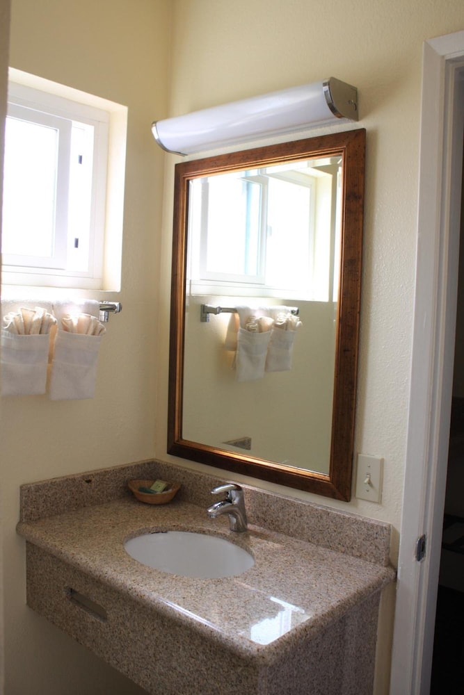 Ocean Palms Motel - photo 19