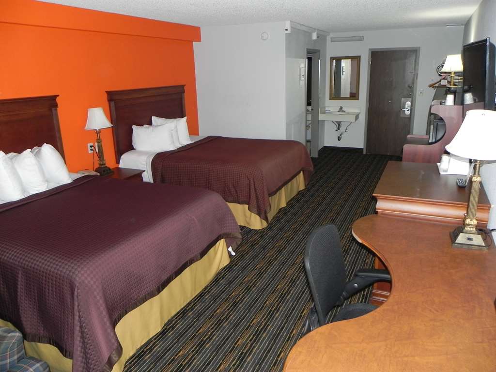 Howard Johnson by Wyndham Lexington - photo 7