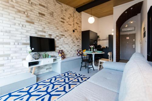 Central balcony apartment Window on Cracow — 4-Star Luxury Hotel in Krakow, Poland
