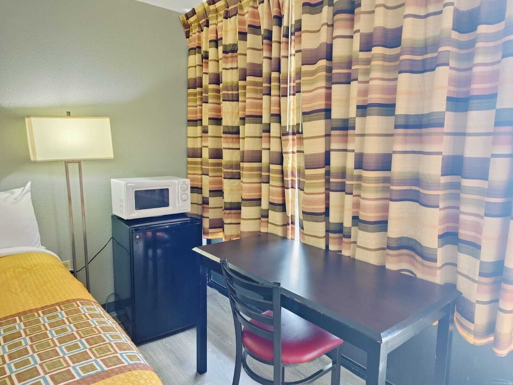 Lawton Hotel - photo 14