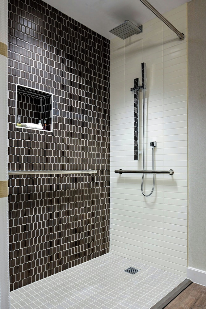 Houston Cityplace Marriott at Springwoods Village - photo 27