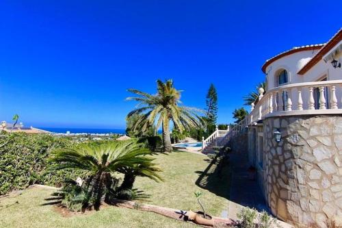 villa Pinosol con vista al mar — 4-Star Luxury Hotel in Javea, Spain
