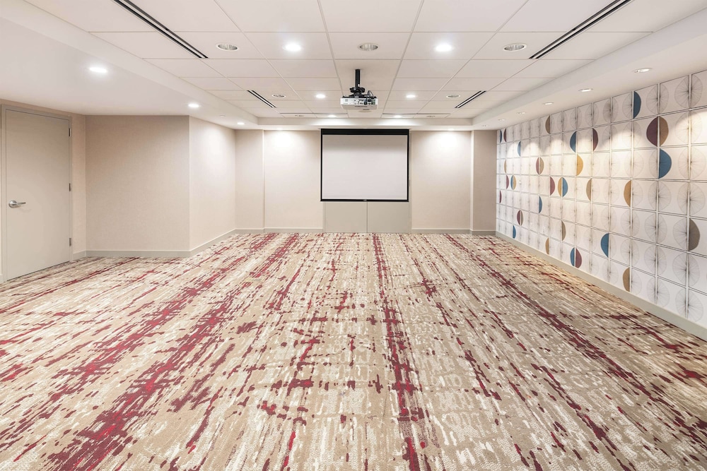 Hilton Garden Inn Bethesda Downtown - photo 46