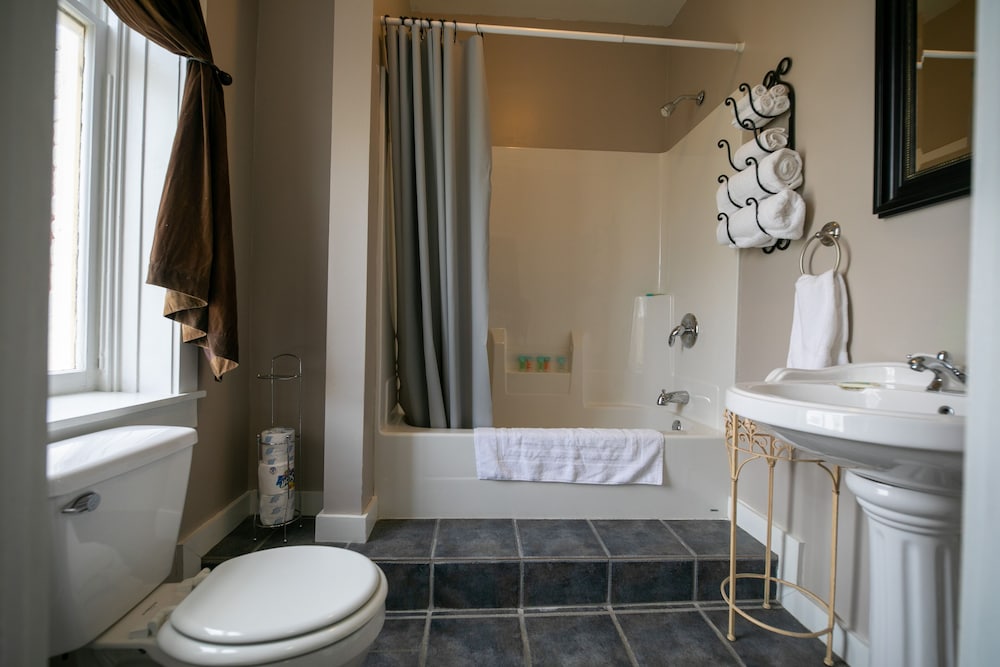 Nauvoo Temple House Hotel - photo 60