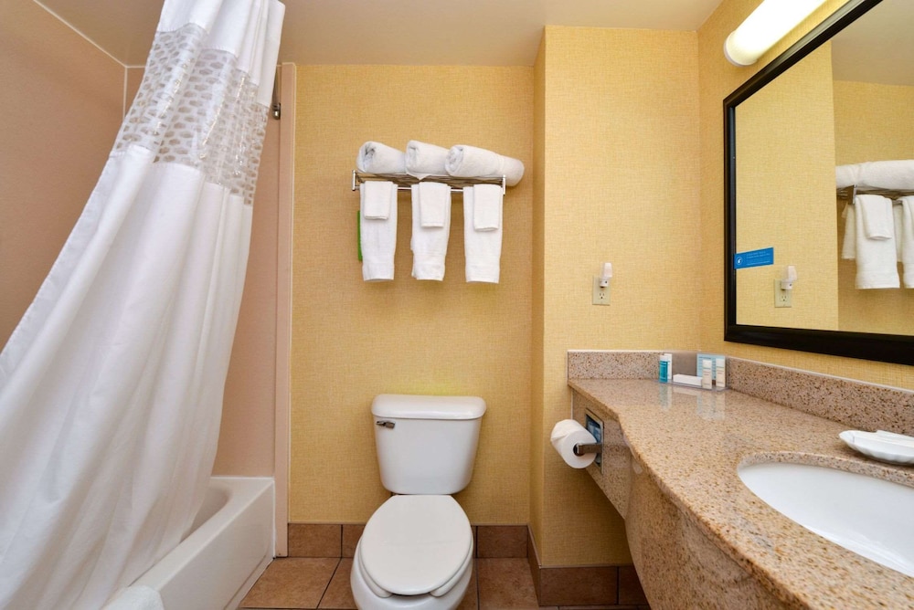 Hampton Inn & Suites Springboro Dayton Area South - photo 23