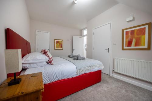 Stunning 3BR Free Parking near Town Center Long term discoun