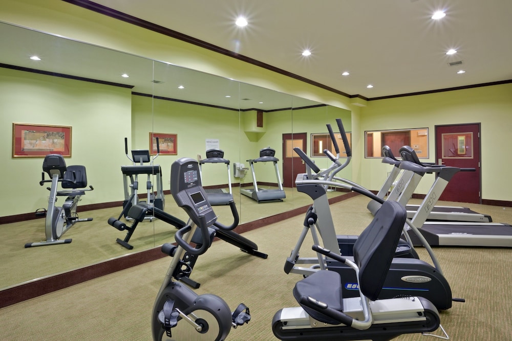 Holiday Inn Express Hotel & Suites Dumas by IHG - photo 32