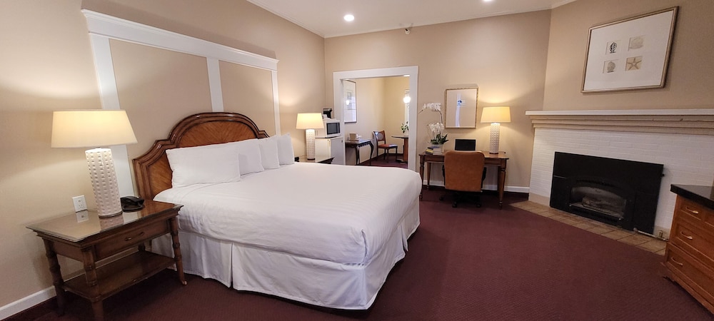 Butterfly Grove Inn - photo 13