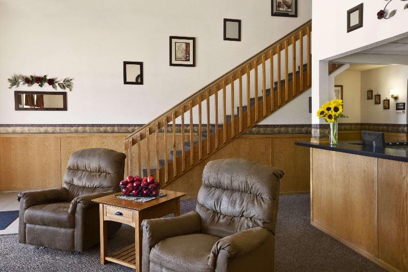 Super 8 by Wyndham Batesville - photo 2