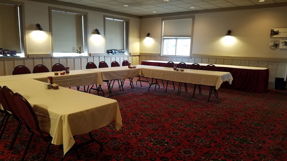Cousins Country Inn - photo 87