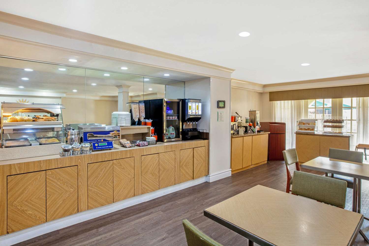 La Quinta Inn by Houston Greenway Plaza Medical Area - photo 15
