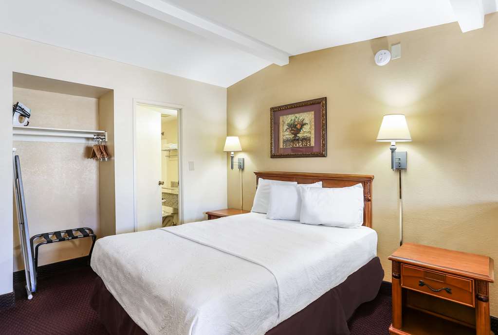Americas Best Value Inn & Suites El Centro - photo 18