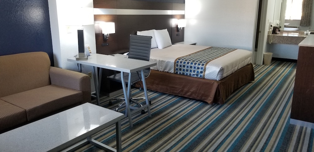 HomeBridge Inn and Suites in Beaumont, United States