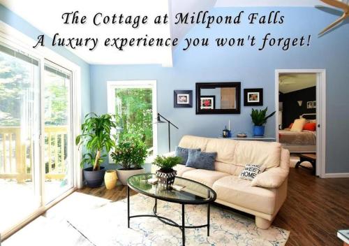 Cottage at Millpond Falls A Romantic Escape — 4-Star Luxury Hotel in Warwick, United States