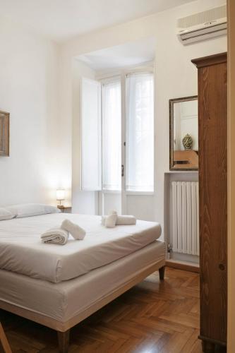Trevi Fountain Apartment — 4-Star Luxury Hotel in Rome, Italy