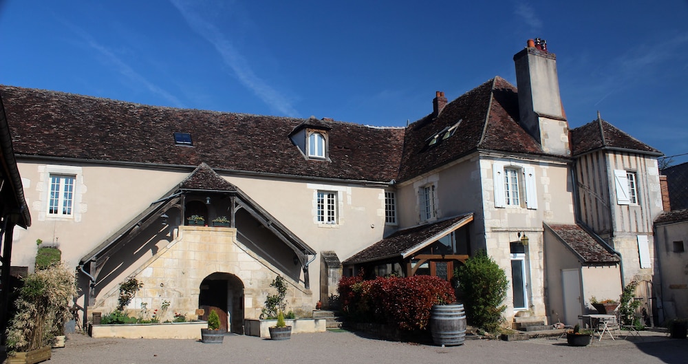 Domaine Borgnat — 4-Star Luxury Hotel in Auxerre, France