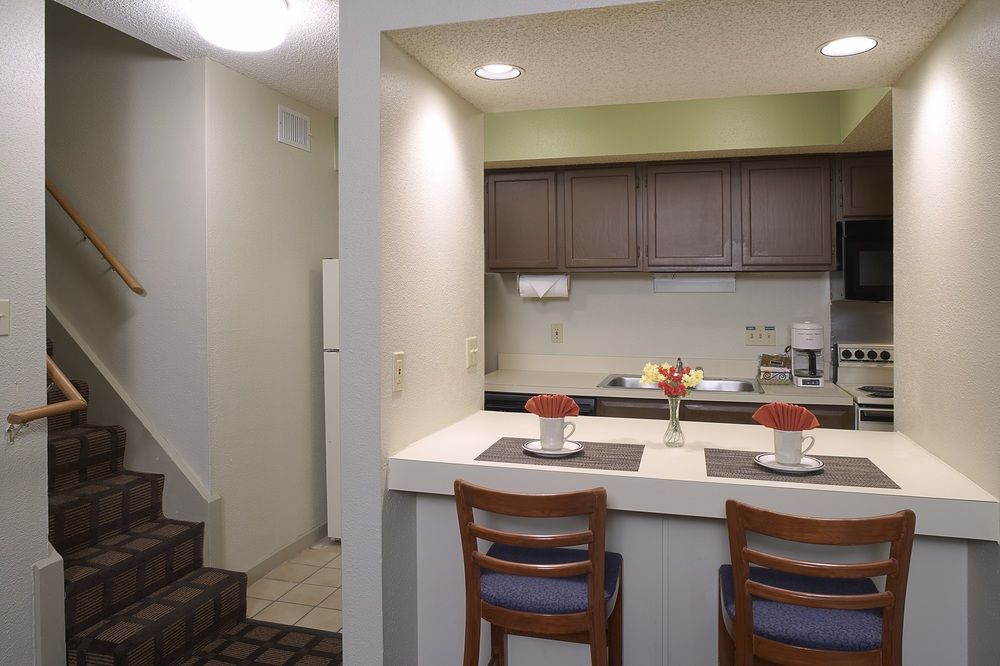 Orangewood Suites Hotel - photo 3