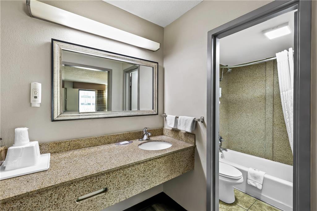Quality Inn Bowling Green South - photo 22