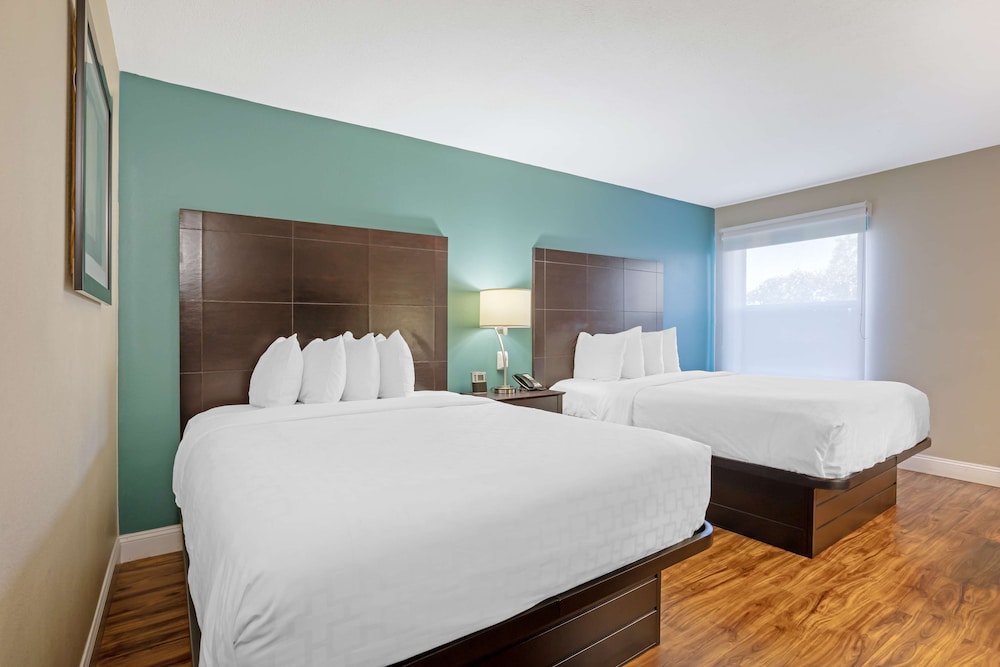 Best Western Plus Lonoke Hotel - photo 13