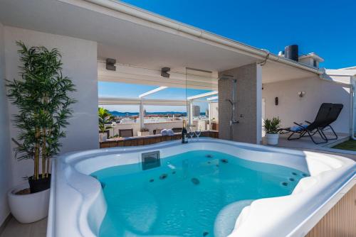 Penthouse with Roof Terrace with Jacuzzi — 4-Star Luxury Hotel in Zadar, Croatia