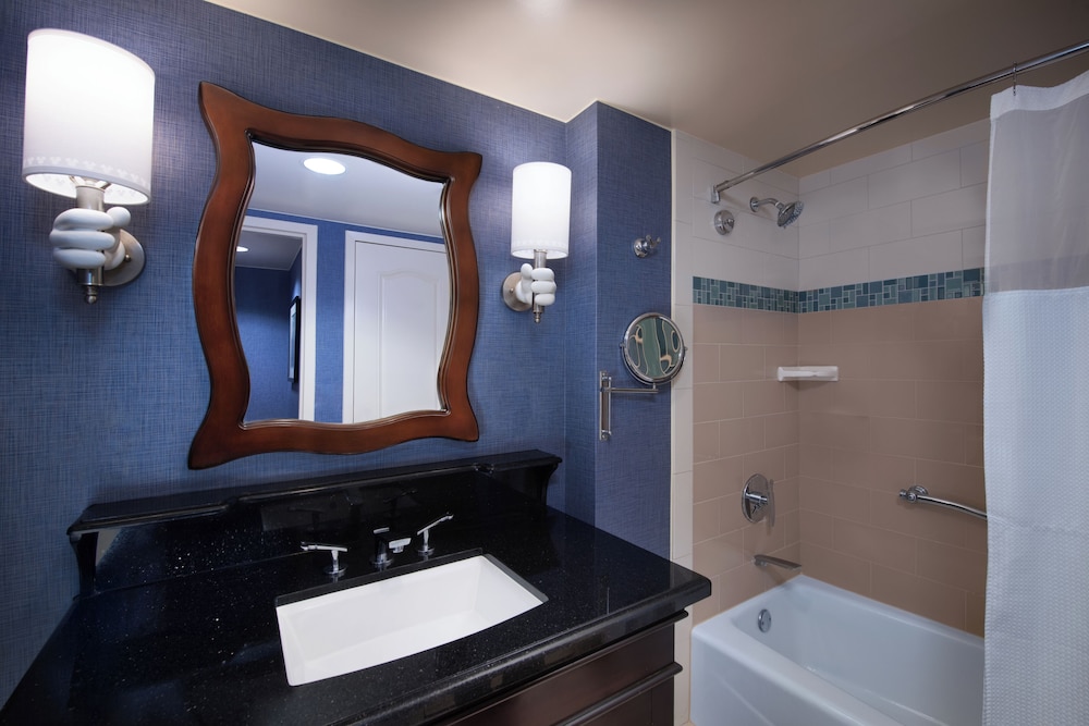 Disneyland Hotel - photo 40