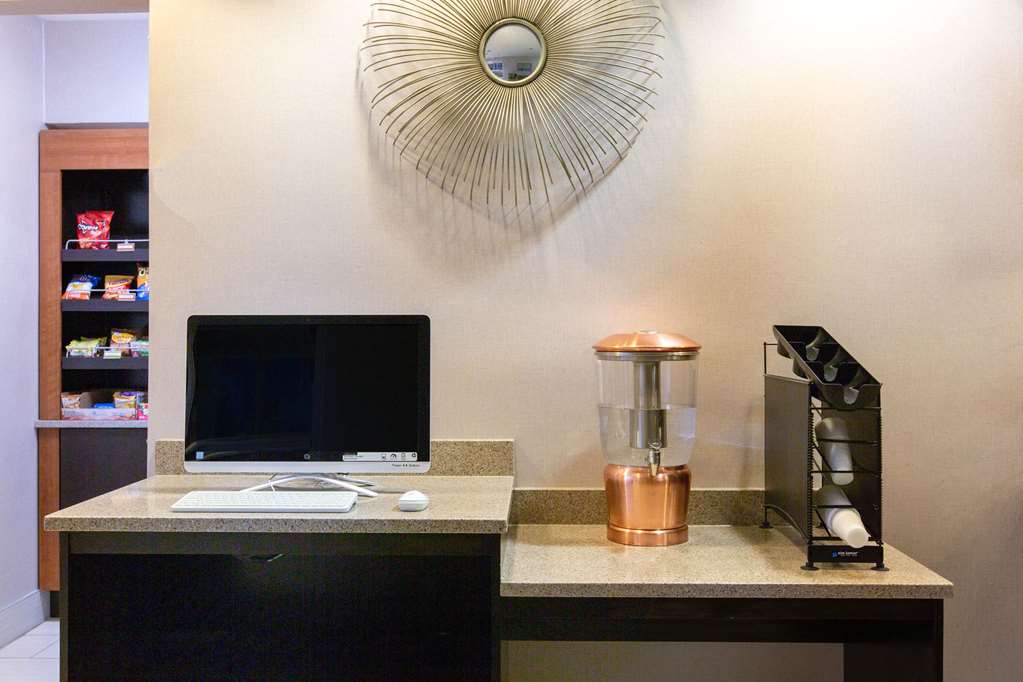 La Quinta Inn by Wyndham Lincoln Nebraska - photo 59