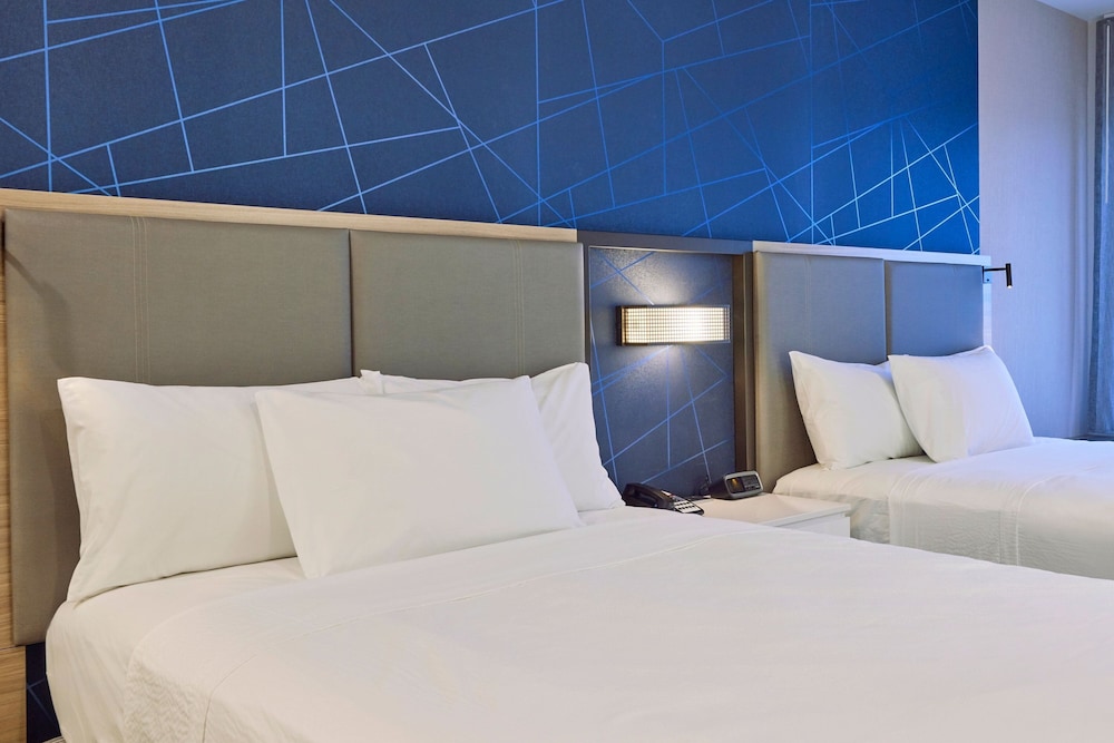 SpringHill Suites by Marriott Medford Airport - photo 9