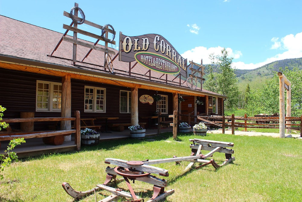 Old Corral Hotel & Steakhouse — hotel in Centennial