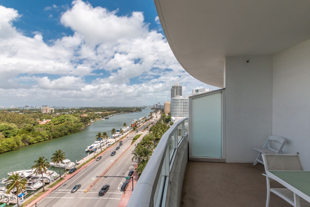 Fontainebleau Miami Beach Private Luxury Suites - photo 458