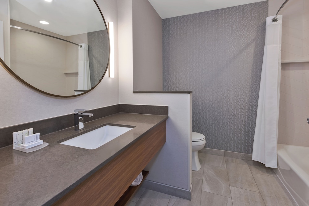 Fairfield Inn & Suites by Marriott Grand Rapids North - photo 22