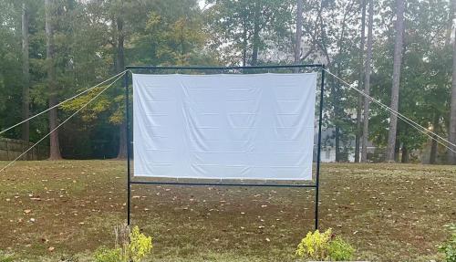 Outdoor Projector Arcade Fire Pit 2 Car Garage 2 Living Rooms — hotel in Snellville