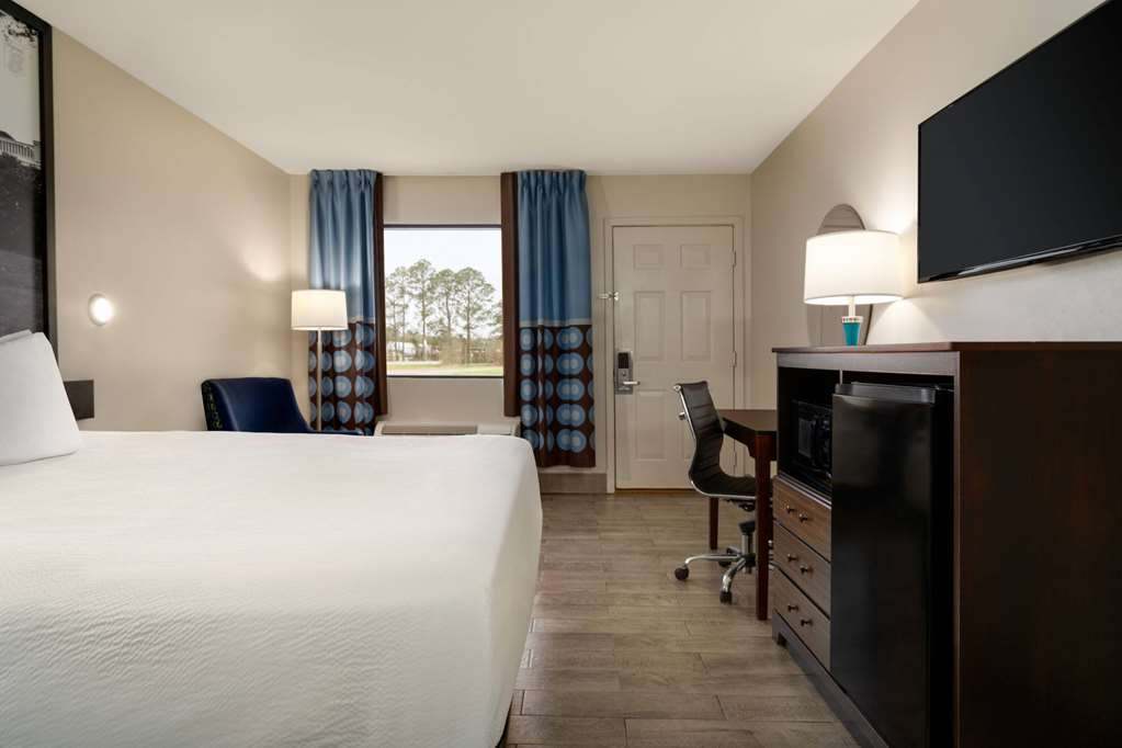 Super 8 by Wyndham Ocean Springs Biloxi - photo 7