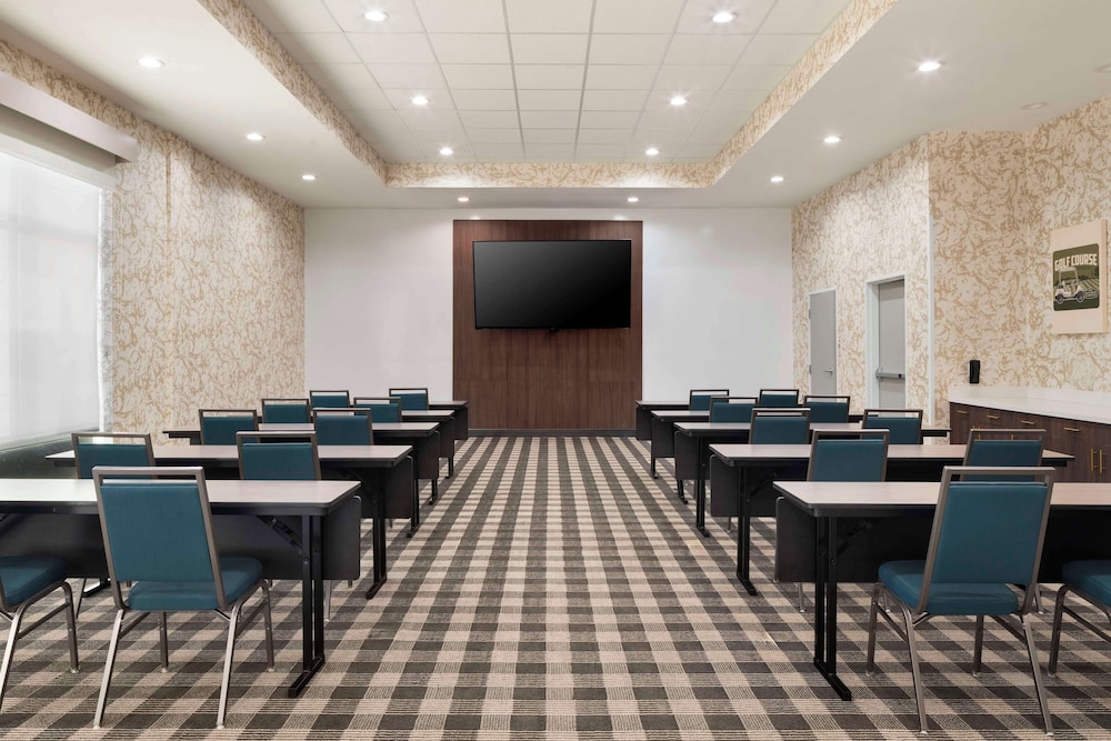 Hampton Inn & Suites by Hilton Amarillo West - photo 38