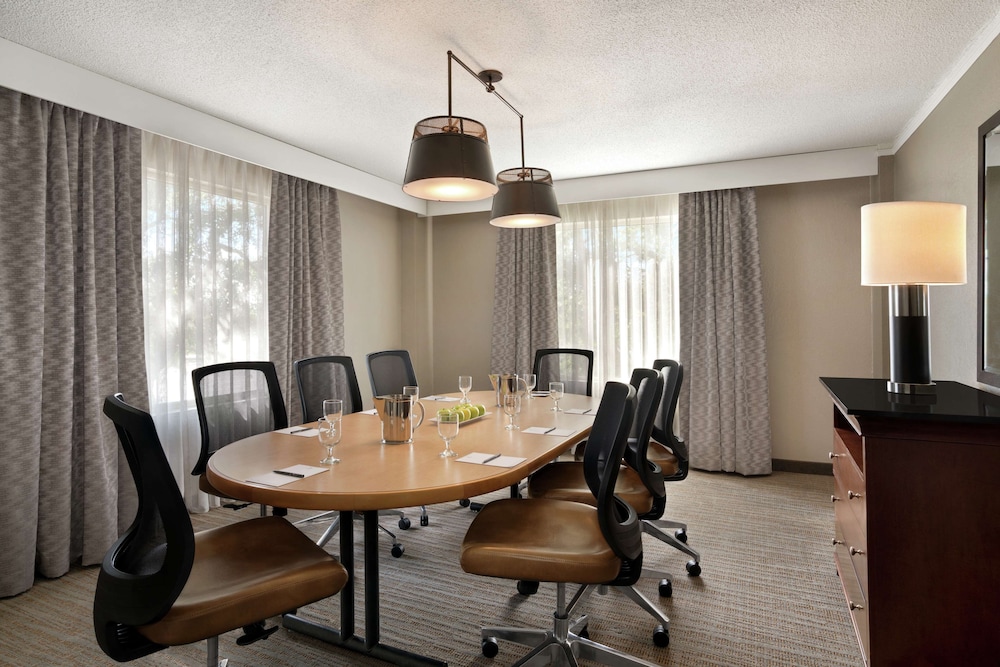 Embassy Suites by Hilton Brunswick - photo 14