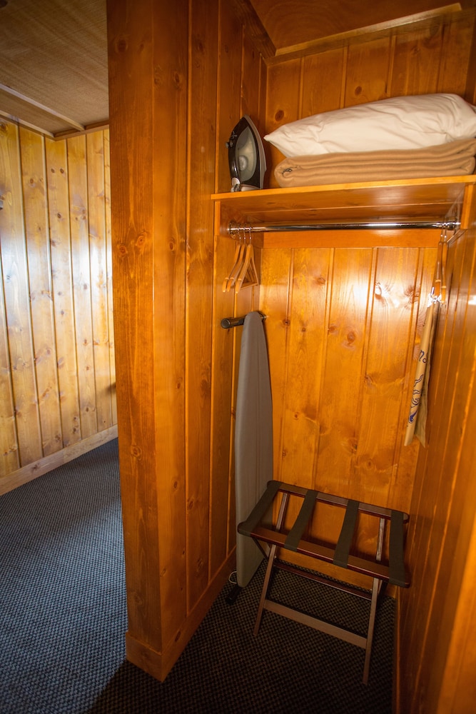 McMenamins Kalama Harbor Lodge - photo 24