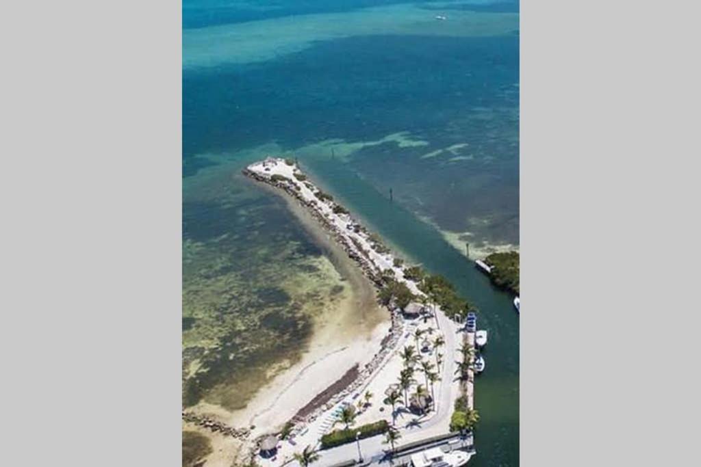 Licensed Mgr Modern Oceanfront Condo Beautiful Ocean Views Beach Resort 2 King Beds - photo 40