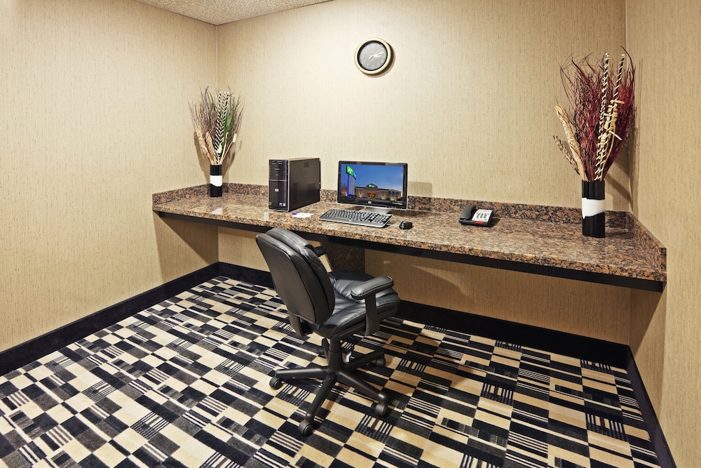 Holiday Inn Express Hotel & Suites Jacksonville By Ihg - photo 11