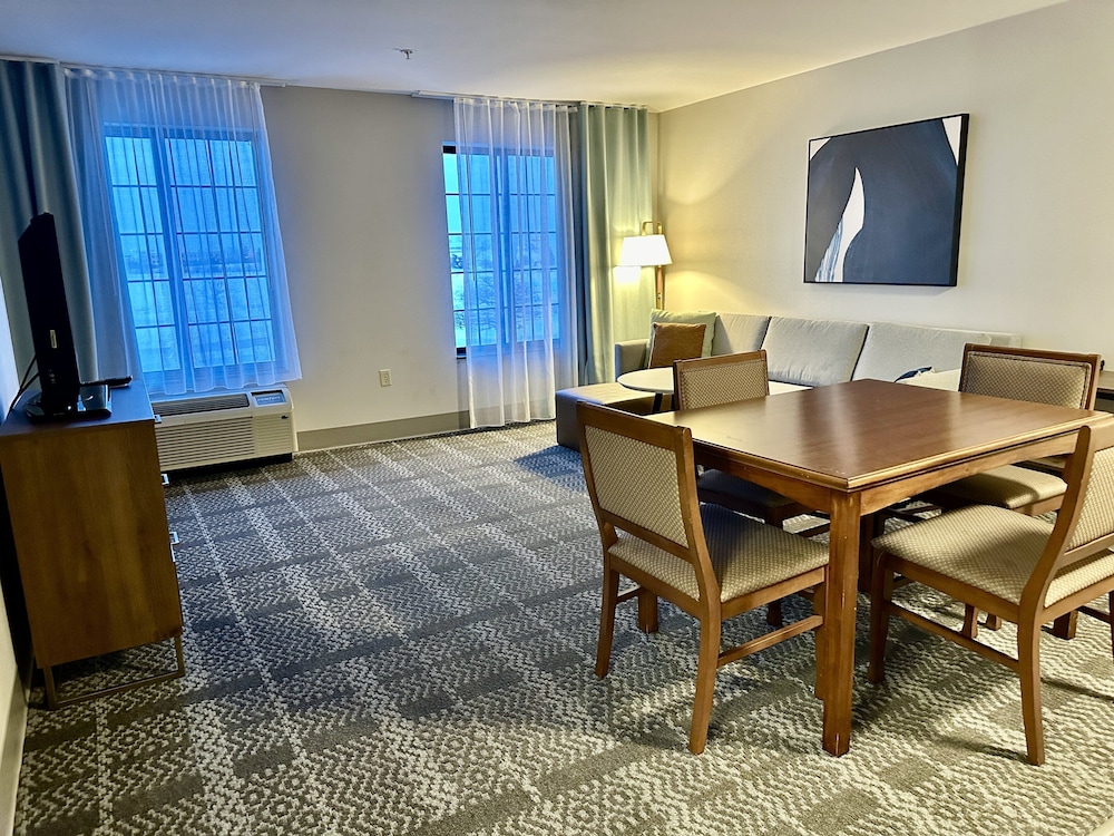 Staybridge Suites Milwaukee West Oconomowoc by IHG - photo 47