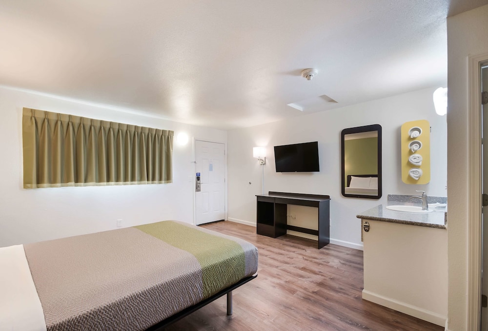 Motel 6 Burlington WA - photo 20