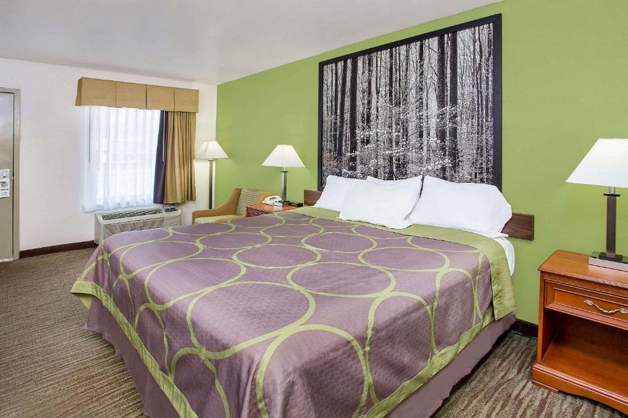 Super 8 by Wyndham Cave City - photo 5