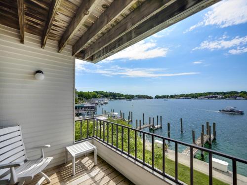 227 Edgewater Inn - photo 6