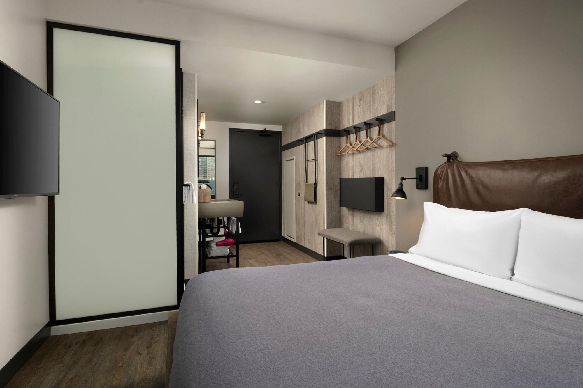 Moxy Chicago Downtown - photo 19