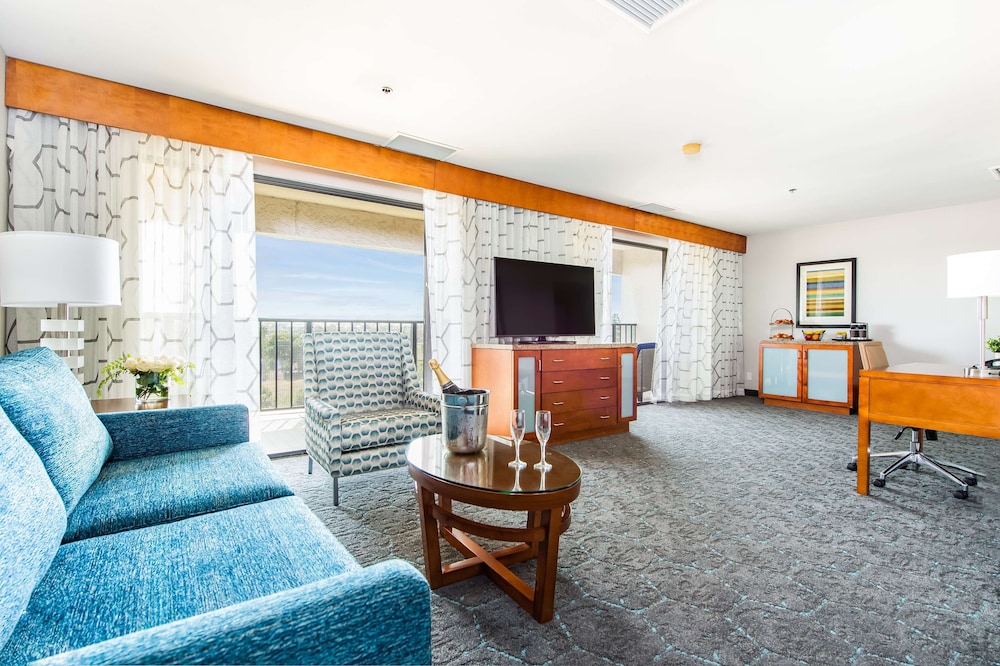 DoubleTree by Hilton Carson - photo 9