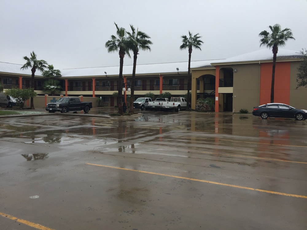 Texas Inn and Suites City Center at University Dr. - photo 35