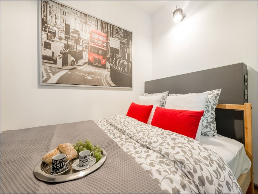 P&O Apartments Emilii Plater 2