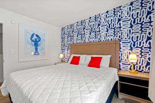 Cabana Beach #4 Condo Steps from the Beach — 4-Star Luxury Hotel in Myrtle Beach, United States