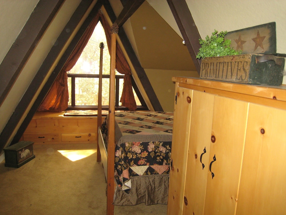 Always Inn Idyllwild Vacation Cottages - photo 3