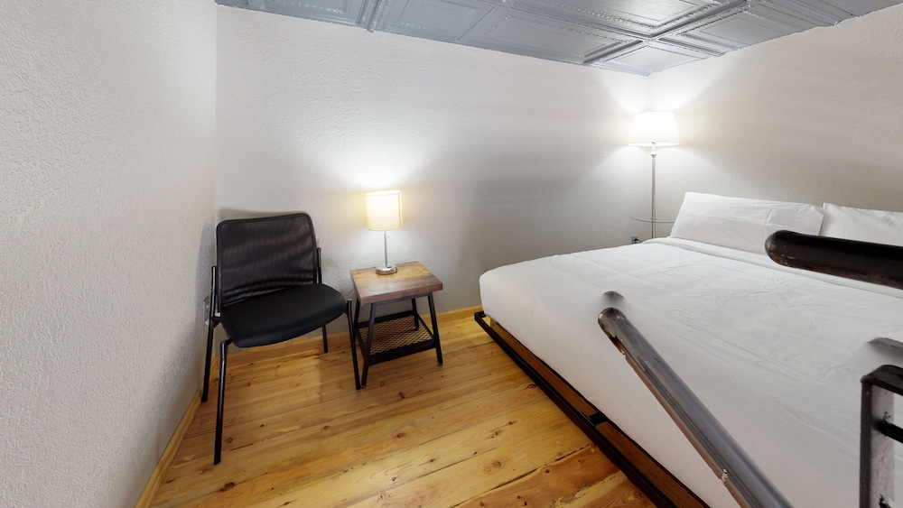 The Hotel Sturgis - photo 10