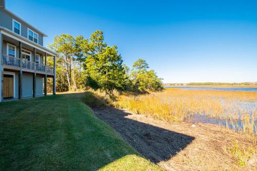 Intracoastal Views by Oak Island Accommodations - photo 23