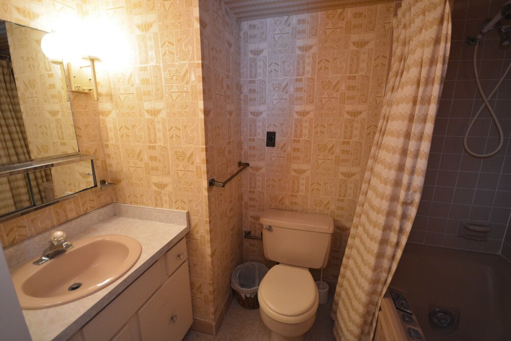 Covington Towers 103 2 Br Condo - photo 19